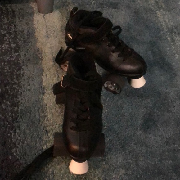 Chicago Size US Men’s 5 skates with pads - Picture 5 of 6